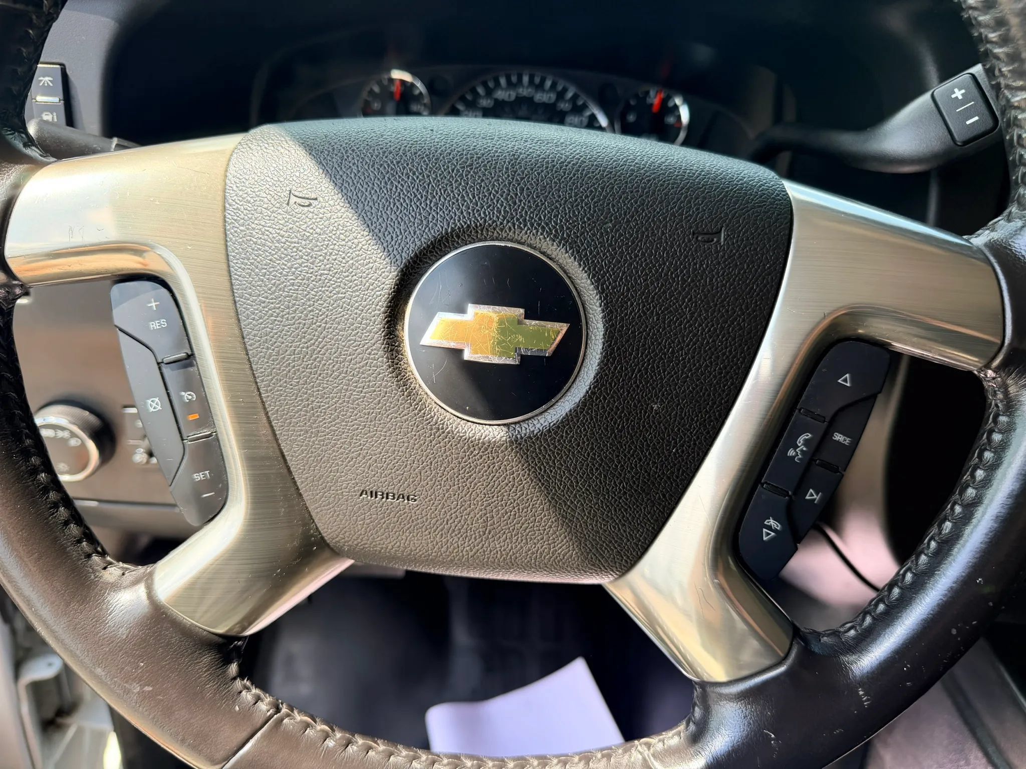 Used 2019 Chevrolet Express 3500 w/ Driver Convenience Package RWD image 9