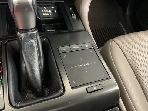 Used 2022 Lexus GX 460 Premium image 14