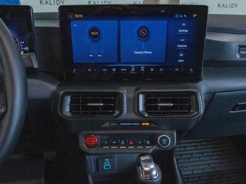 Used 2025 Ford Mustang Coupe RWD image 4