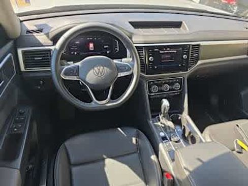 Used 2023 Volkswagen Atlas SE image 9