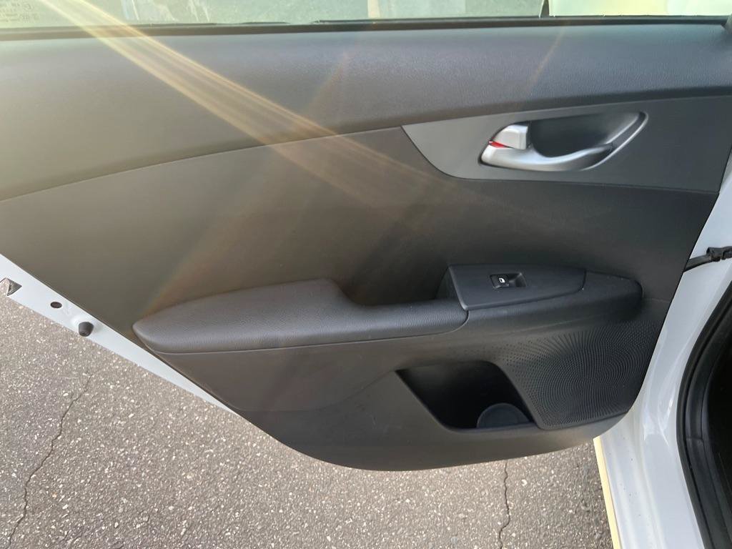 Used 2021 Kia Forte LXS FWD image 15