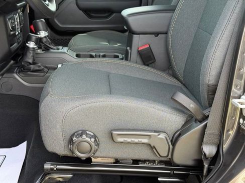 New 2026 Jeep Gladiator Sport AWD/4WD image 15