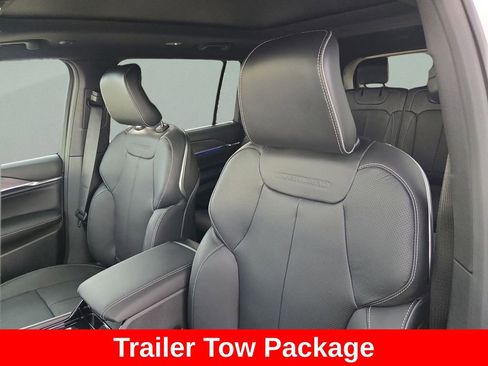New 2025 Jeep Grand Cherokee L Overland w/ Luxury Tech Group IV AWD/4WD image 15