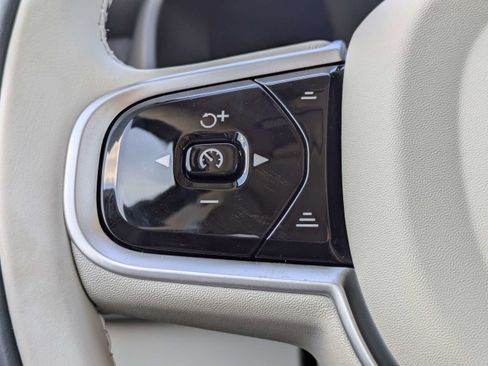 New 2026 Volvo XC90 B6 Ultra image 24