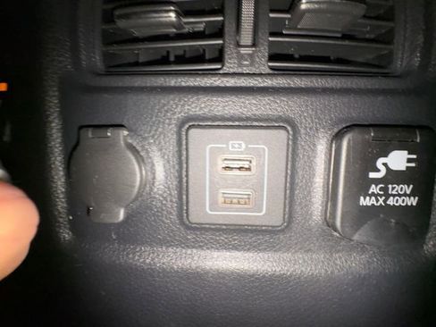 Used 2021 Nissan Titan PRO-4X w/ Pro-4x Convenience Package image 23