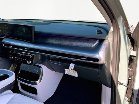 Used 2026 Hyundai Ioniq 9 Calligraphy AWD/4WD image 17