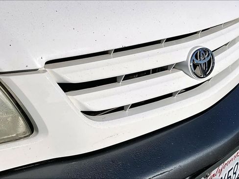 Used 2003 Toyota Sienna XLE image 28