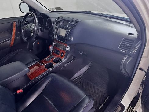 Used 2013 Toyota Highlander Limited image 32