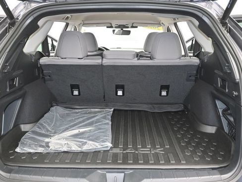 Used 2025 Subaru Outback Premium AWD/4WD image 15