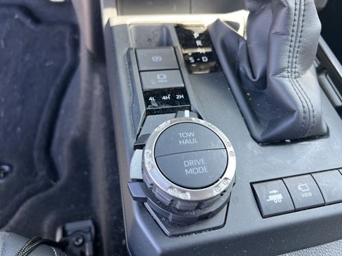 Used 2025 Toyota 4Runner TRD Sport Premium AWD/4WD image 31