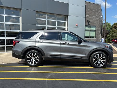 Used 2026 Ford Explorer ST-Line AWD/4WD image 5