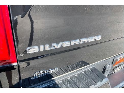 Used 2021 Chevrolet Silverado 1500 Custom Trail Boss AWD/4WD image 32