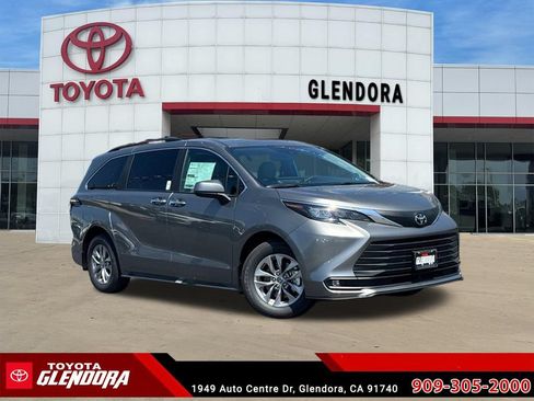 New 2026 Toyota Sienna XLE FWD image 1