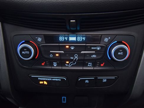 Used 2019 Ford Escape SEL image 31