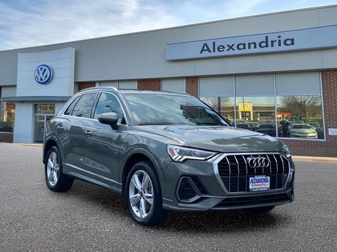 Used 2024 Audi Q3 2.0T Premium AWD/4WD image 1