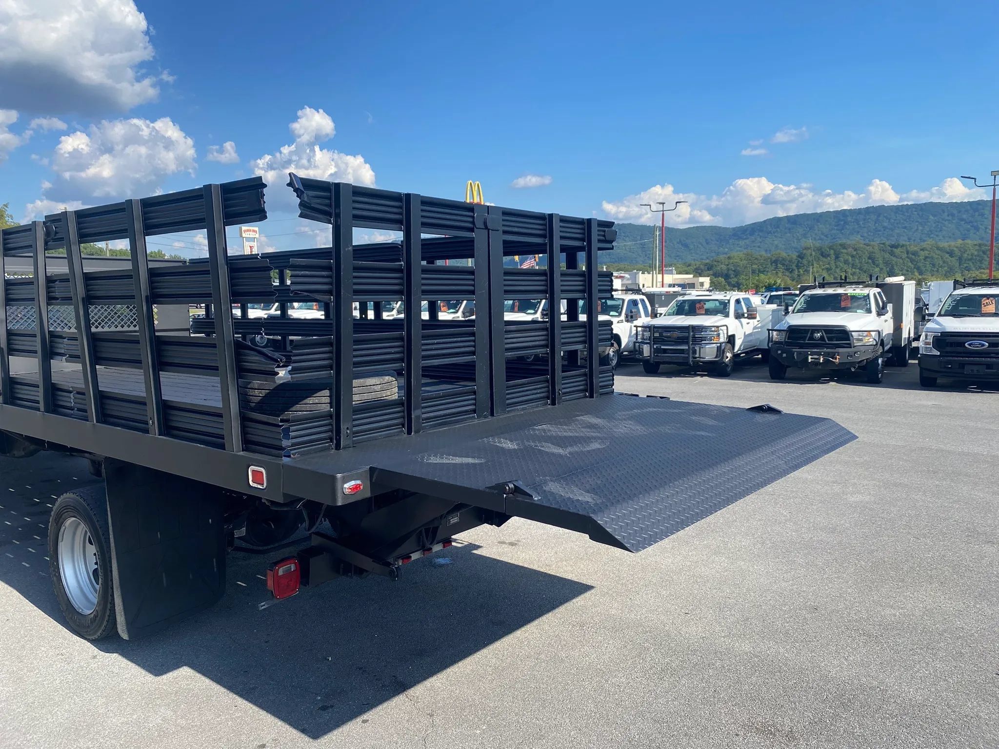 Used 2016 RAM 4500 Tradesman RWD image 27