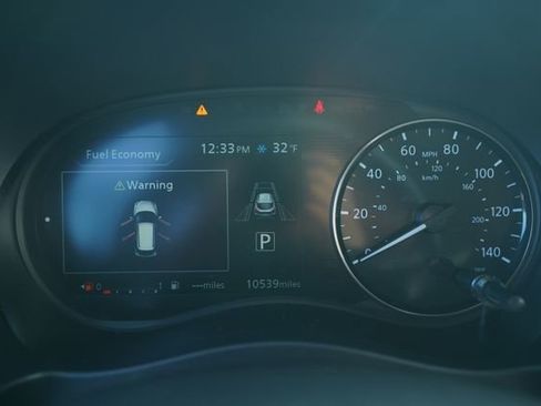 Used 2024 Nissan Kicks SR image 29