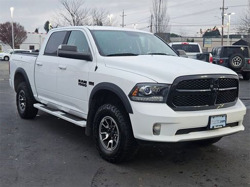 Used 2018 RAM 1500 Sport image 8