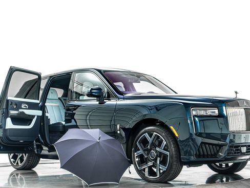Used 2025 Rolls-Royce Cullinan Black Badge AWD/4WD image 44