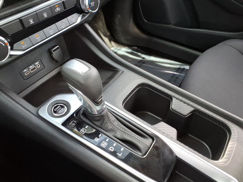 Certified 2023 Nissan Sentra SV image 26