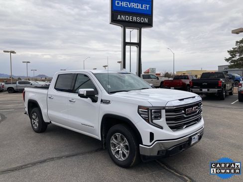 Used 2024 GMC Sierra 1500 SLT image 3
