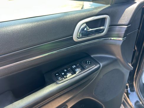 Used 2021 Jeep Grand Cherokee Limited w/ Luxury Group II AWD/4WD image 13