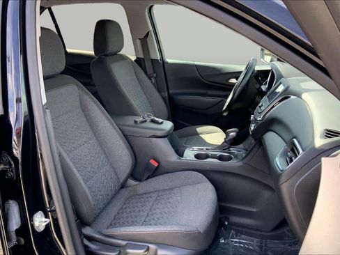 Used 2023 Chevrolet Equinox LT FWD image 9