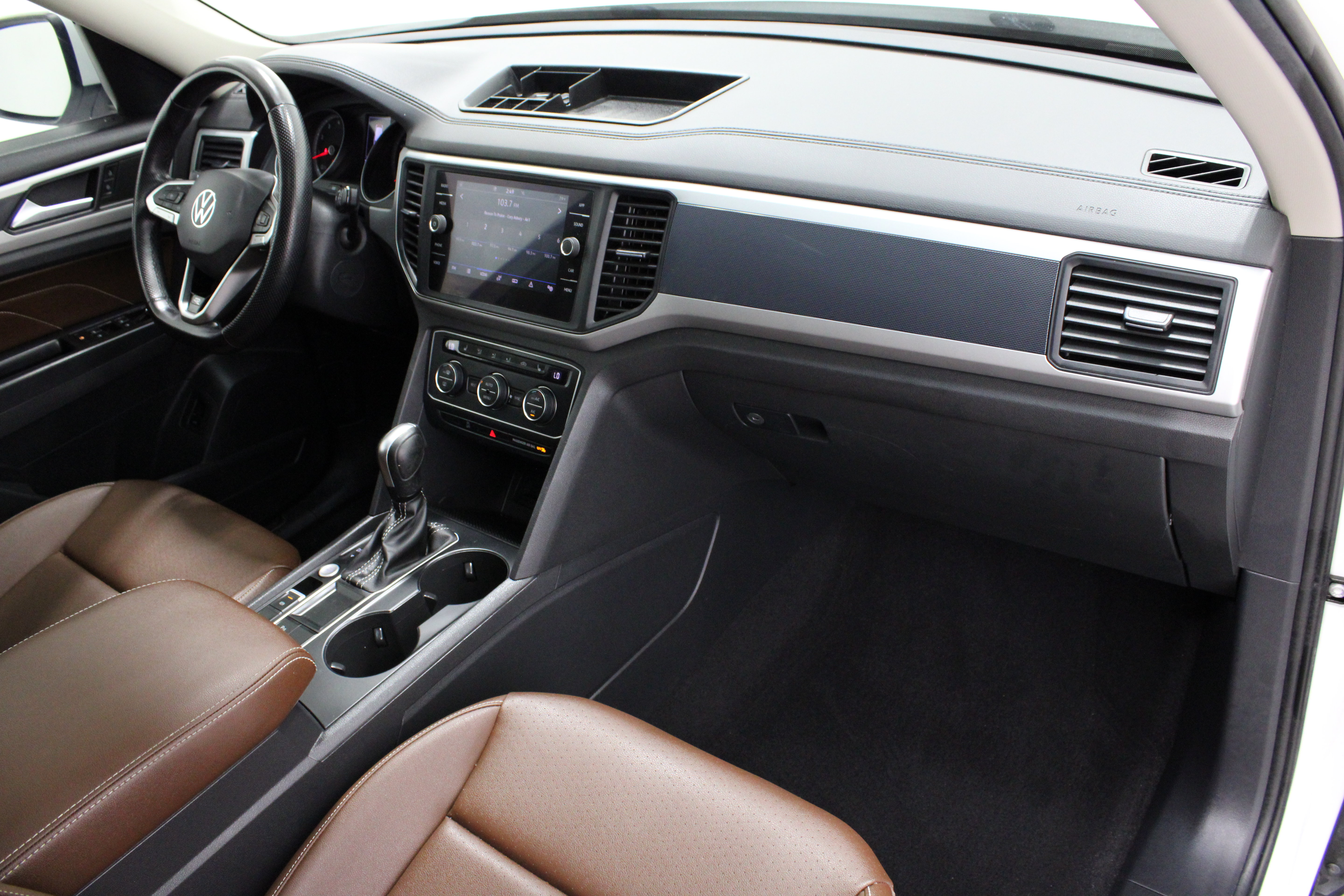 Used 2021 Volkswagen Atlas SE w/ Panoramic Sunroof Package FWD image 40
