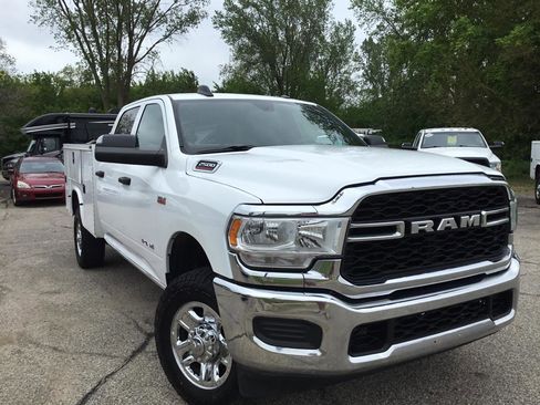 Used 2022 RAM 2500 Tradesman w/ Chrome Appearance Group AWD/4WD image 3