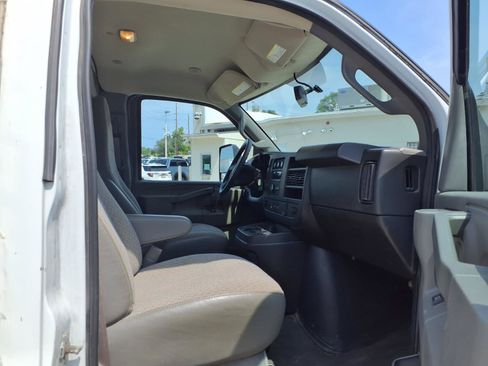 Used 2019 GMC Savana 3500 w/ Power Convenience Package RWD image 23