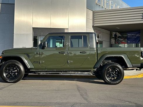 Used 2021 Jeep Gladiator Sport image 9