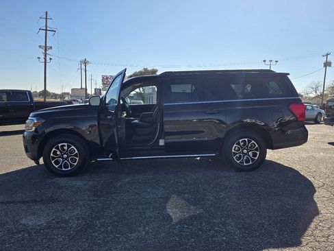 Used 2022 Ford Expedition Max XLT image 9