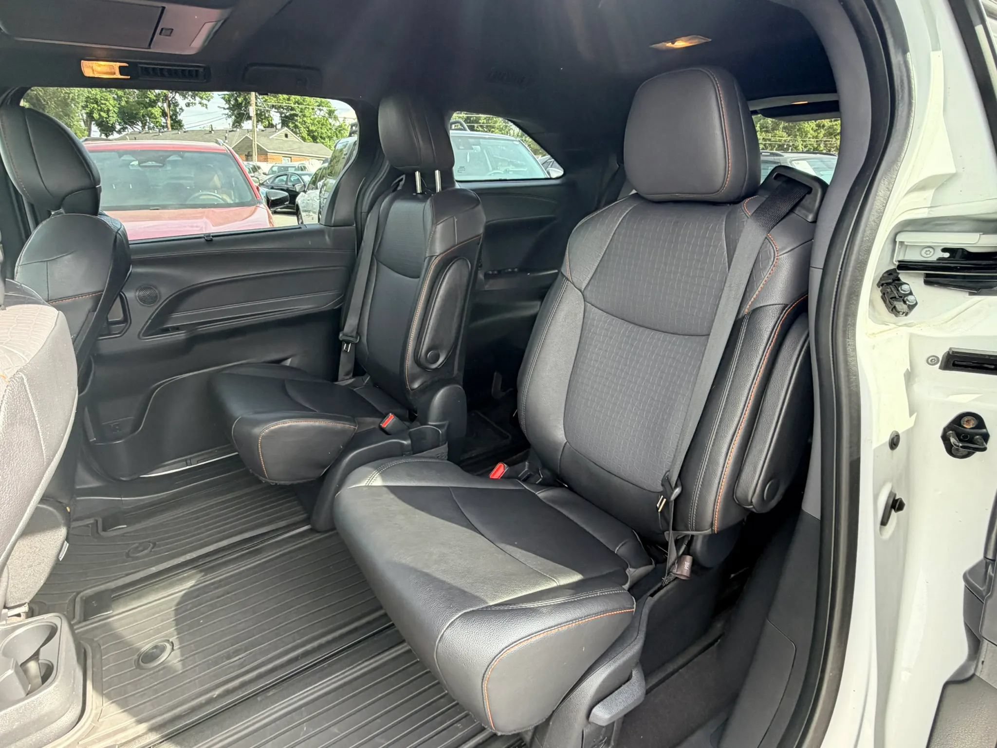 Used 2023 Toyota Sienna XSE w/ XSE Plus Package AWD/4WD image 21