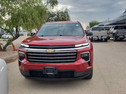 Used 2026 Chevrolet Traverse LT FWD image 3