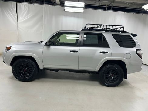 Used 2021 Toyota 4Runner Venture w/ Moonroof Package AWD/4WD image 8