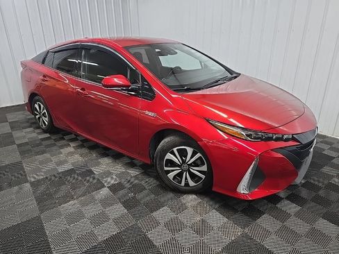 Used 2017 Toyota Prius Prime Plus FWD image 7