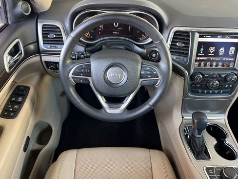 Used 2018 Jeep Grand Cherokee Limited w/ Luxury Group II AWD/4WD image 18