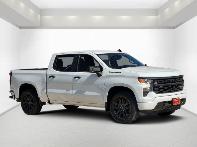 Used 2022 Chevrolet Silverado 1500 Custom AWD/4WD image 1