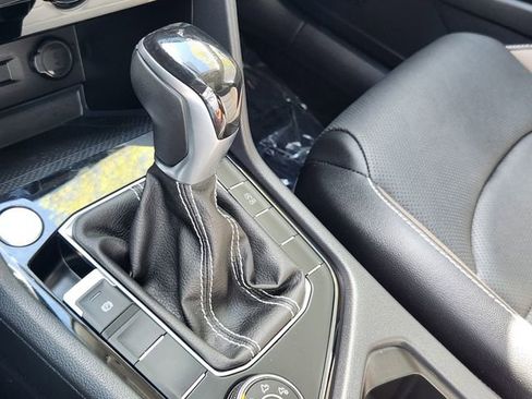 Certified 2023 Volkswagen Taos SEL image 17