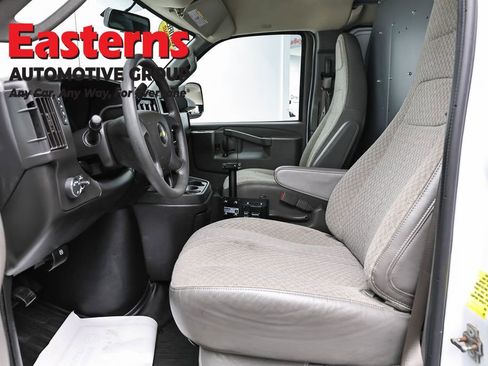 Used 2021 Chevrolet Express 2500 image 14