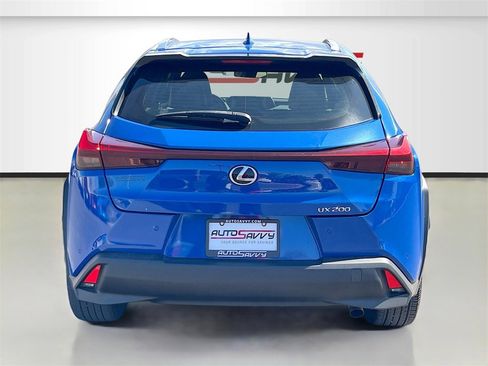 Used 2022 Lexus UX 200 image 6