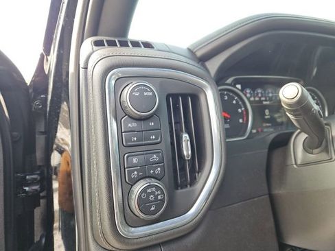 Used 2022 Chevrolet Silverado 1500 High Country image 34