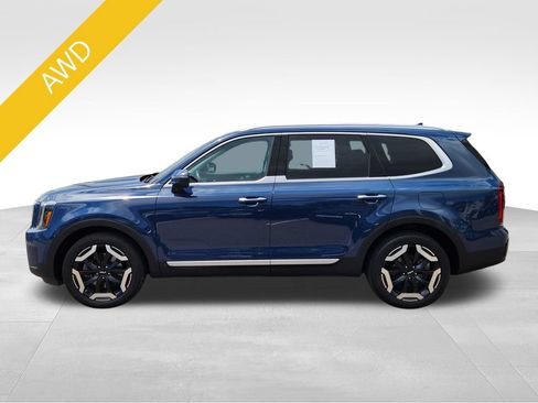 Certified 2023 Kia Telluride S w/ S Sunroof Package AWD/4WD image 2