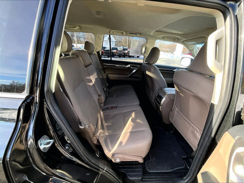 Used 2023 Lexus GX 460 Premium w/ Premium Package image 16