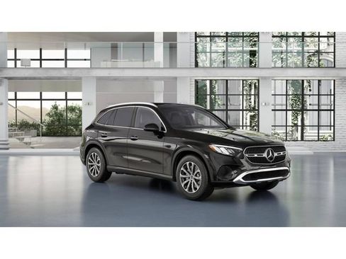 Used 2026 Mercedes-Benz GLC 300 4MATIC image 11