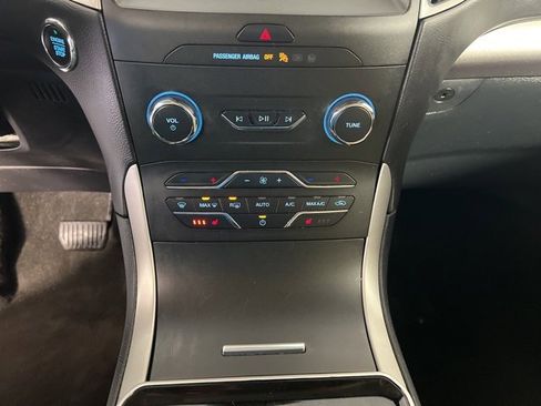 Used 2020 Ford Edge SEL w/ Cold Weather Package image 21