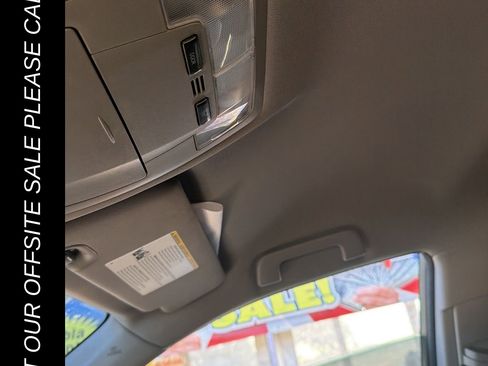 Used 2017 Toyota Highlander LE image 21