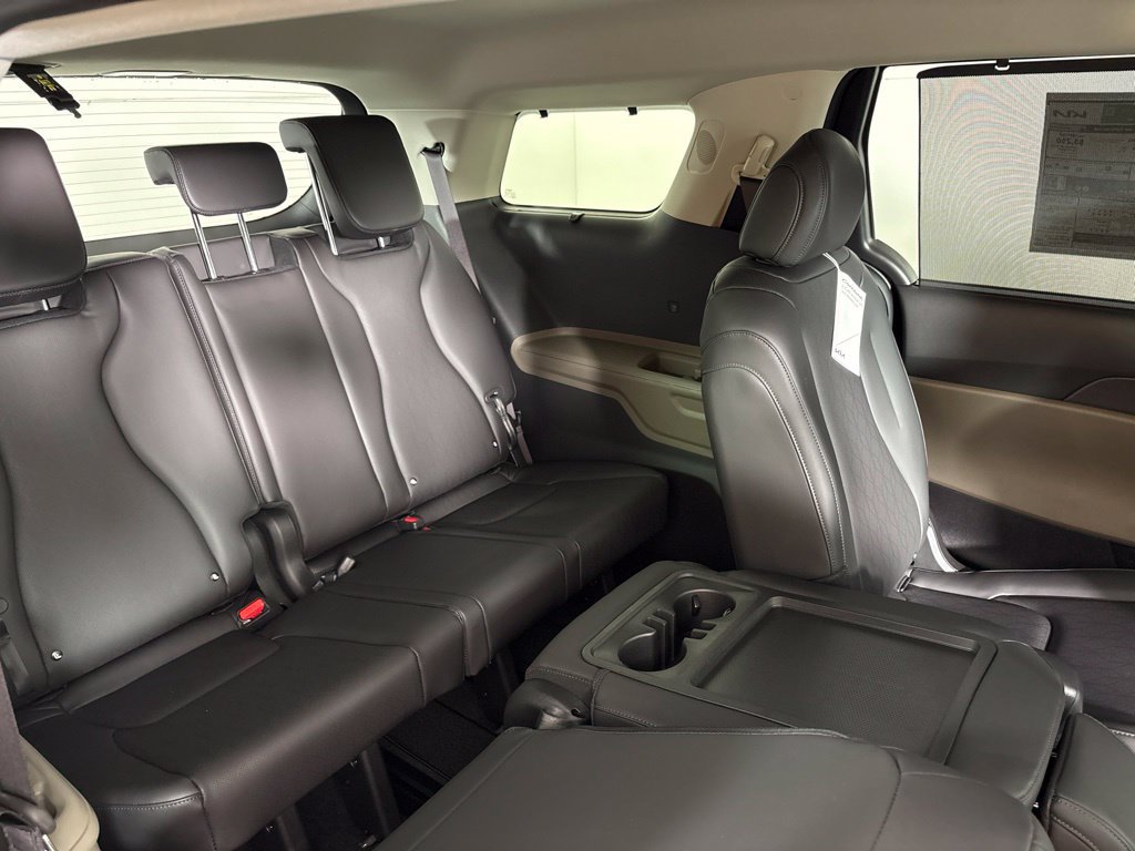 New 2026 Kia Carnival EX FWD image 21