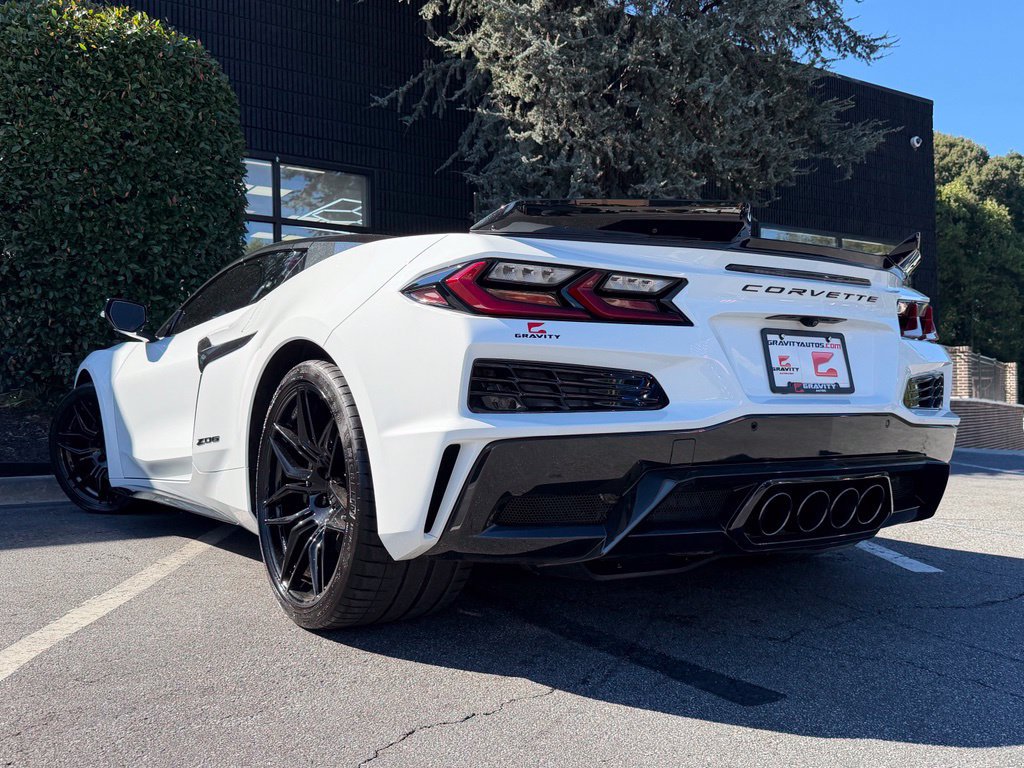 Used 2025 Chevrolet Corvette Z06 RWD image 19