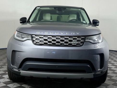 Used 2025 Land Rover Discovery S image 13